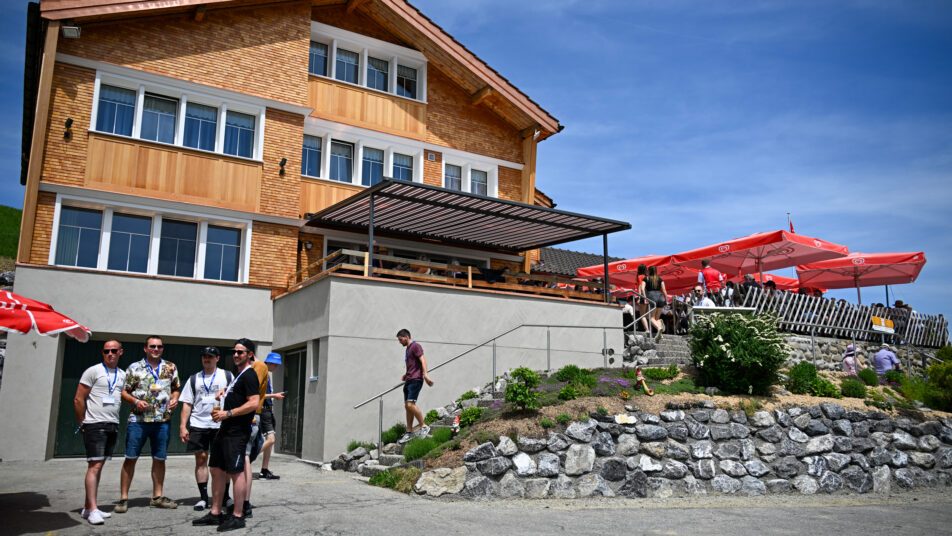 Schlatt-haslen volksfeststimmung: wandern, geniessen, feiern 2026 volksfeststimmung wandern geniessen feiern 2026 6 schlatt-haslen auch die achte austragung der genuss- und bierwanderung war wiederum in kürze ausverkauft. Denn dem erfolgsrezept... Iustitia. Bg volksfeststimmung: wandern, geniessen, feiern 2026 2026-06-02 10:20:44 justiz schlatt-haslen