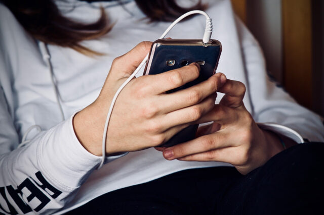Voucher για αγορά smartphone: Ποιοι είναι οι δικαιούχοι και υπό ποιες προϋποθέσεις Voucher για αγορά smartphone: Ποιοι είναι οι δικαιούχοι και υπό ποιες προϋποθέσεις 2026