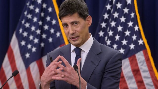 US Wirtschaft: Erster Zinsentscheid für Fed Chef Warsh – Trump verärgert US-Wirtschaft: Erster Zinsentscheid für Fed-Chef Warsh – Trump verärgert 2026