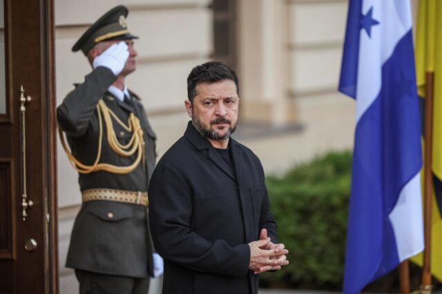Zelenskyj pohrozil Bielorusku zásahom Zelenskyj pohrozil Bielorusku zásahom. Lukašenkovi dal týždeň na odstránenie ruských zariadení 2026