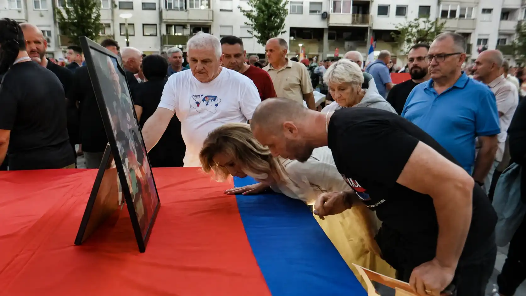 BAL VAMPIRA Masovna okupljanja u Republici Srpskoj. Slave Mladića i genocid, ljube zastavu Srbije 2026