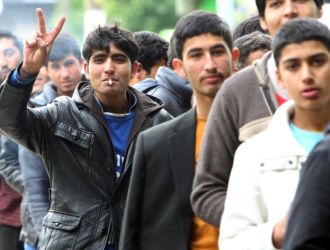 Politika българия, гърция и кипър извършиха съвместен полет за репатриране на нелегални мигранти 2026 balgariya gartsiya kipar izvarshiha savmesten polet rep 1 politika кипър, гърция и българия осъществиха първия си съвместен полет за принудително връщане на незаконно пребиваващи граждани на трети страни, като работиха съвместно с агенцията... Iustitia. Bg българия, гърция и кипър извършиха съвместен полет за репатриране на нелегални мигранти 2026 2026-08-29 15:26:55 юстиция politika