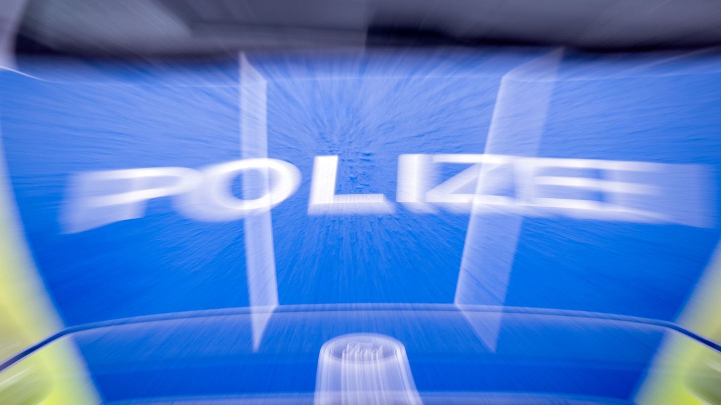 Überraschender Fund: Polizei findet Waffen in Wohnung 2026