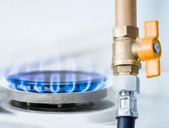 „булгаргаз“ поиска поскъпване на природния газ с 5,5% от септември 2026 - юстиция Politika „булгаргаз“ поиска поскъпване на природния газ с 5,5% от септември 2026 bulgargaz poiska poskapvane prirodniya gaz septemvri 20 1 politika „булгаргаз“ предлага цената на природния газ за септември да се увеличи с 5,5% спрямо август, като достигне 41,60 евро за мегаватчас (mwh). Искането беше представено по време... Iustitia. Bg „булгаргаз“ поиска поскъпване на природния газ с 5,5% от септември 2026 2026-08-27 18:11:45 юстиция politika