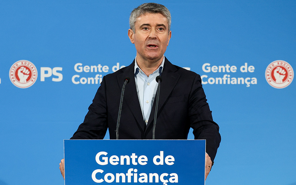 Carneiro acusa montenegro de tentar branquear caos nos exames nacionais 2026