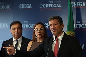 Chega quer rever cálculo do fator de sustentabilidade para baixar idade da reforma 2026