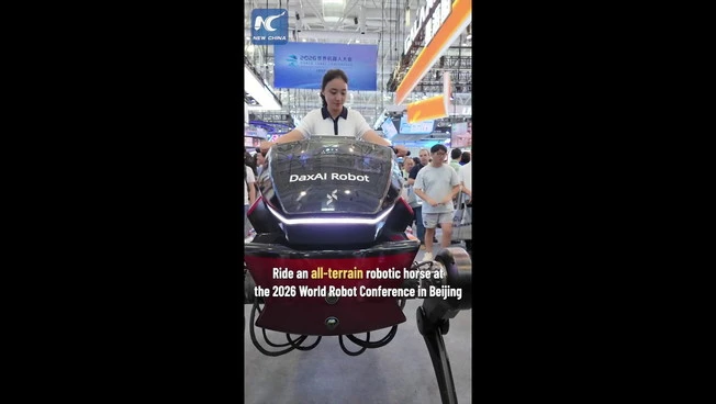 Cina, cavallo robot per carichi pesanti presentato alla World Robot Conference 2026