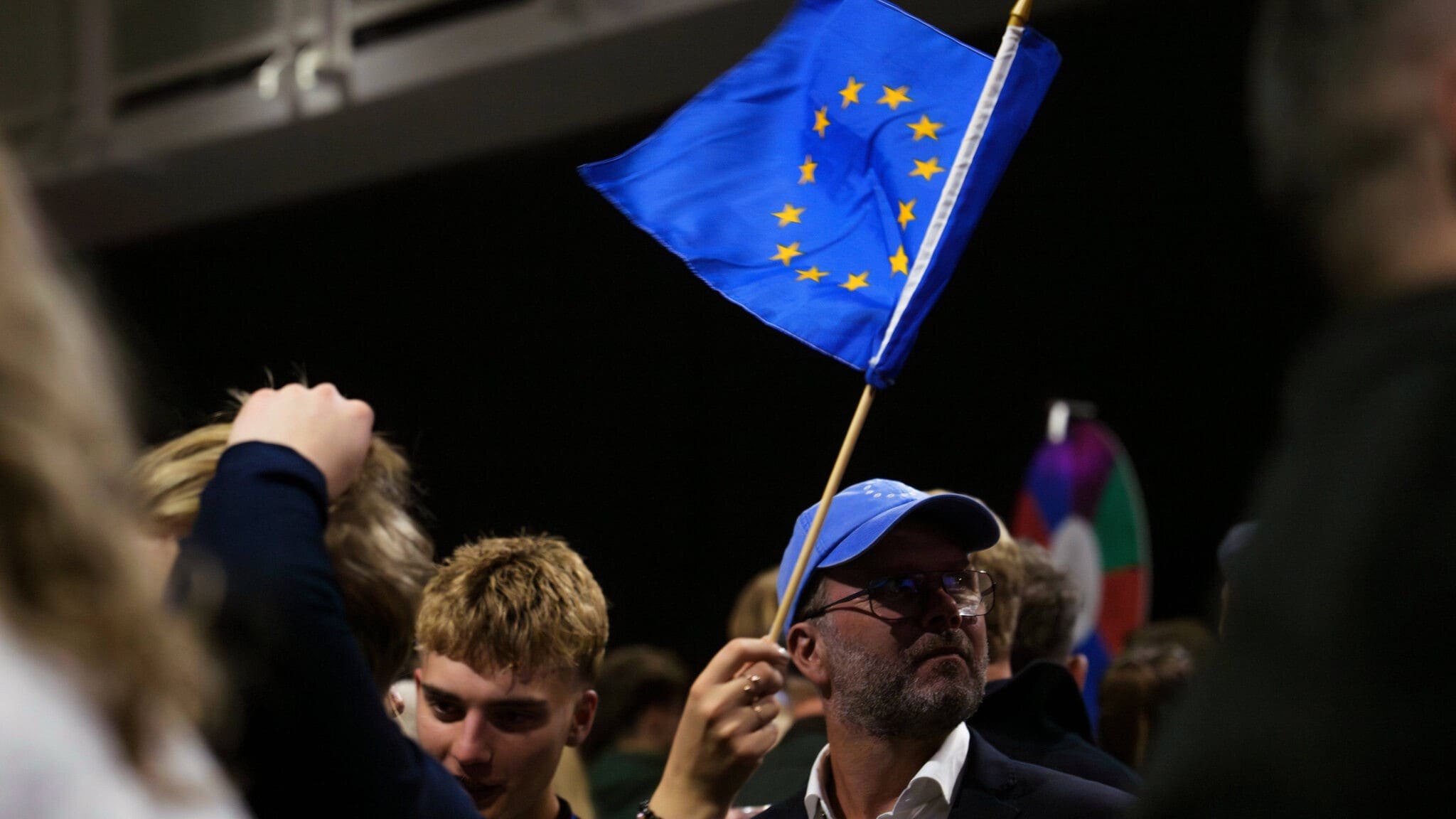 Erste ergebnisse da - extrem knappes rennen bei eu-votum auf island 2026