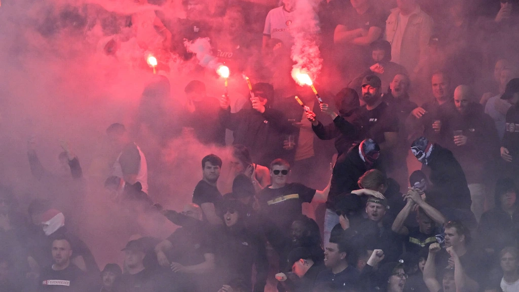 Feyenoord heeft tientallen mensen in beeld voor stadionverbod na vuurwerkincident 2026