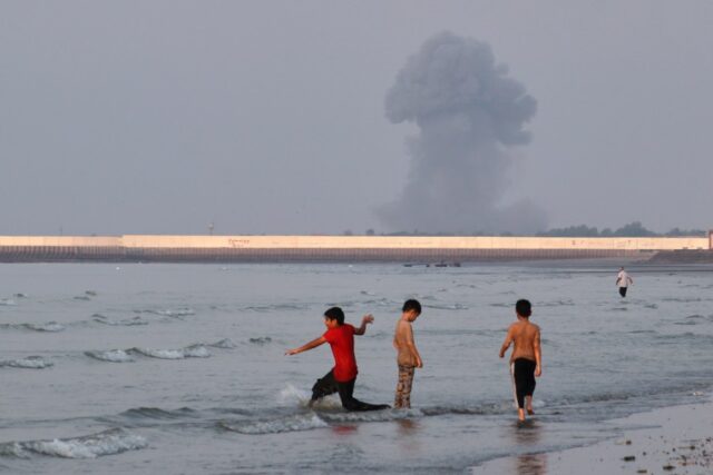US forces strike Iranian rocket launchers on the Strait of Hormuz in first military action in weeks 2026