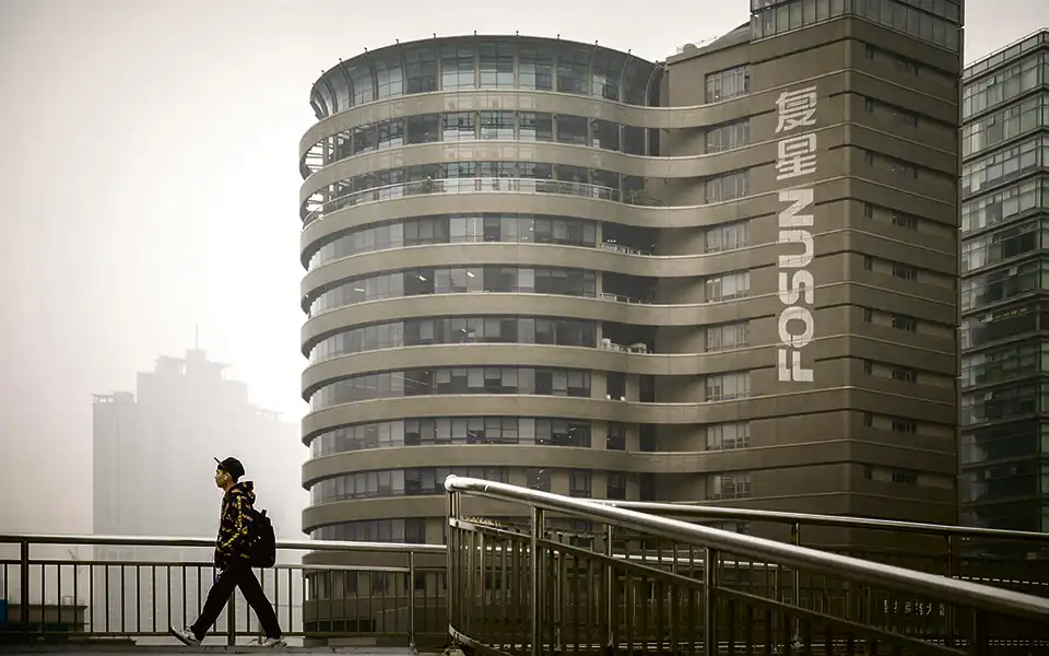 Fosun mais do que duplica lucro para 217 milhões no primeiro semestre 2026