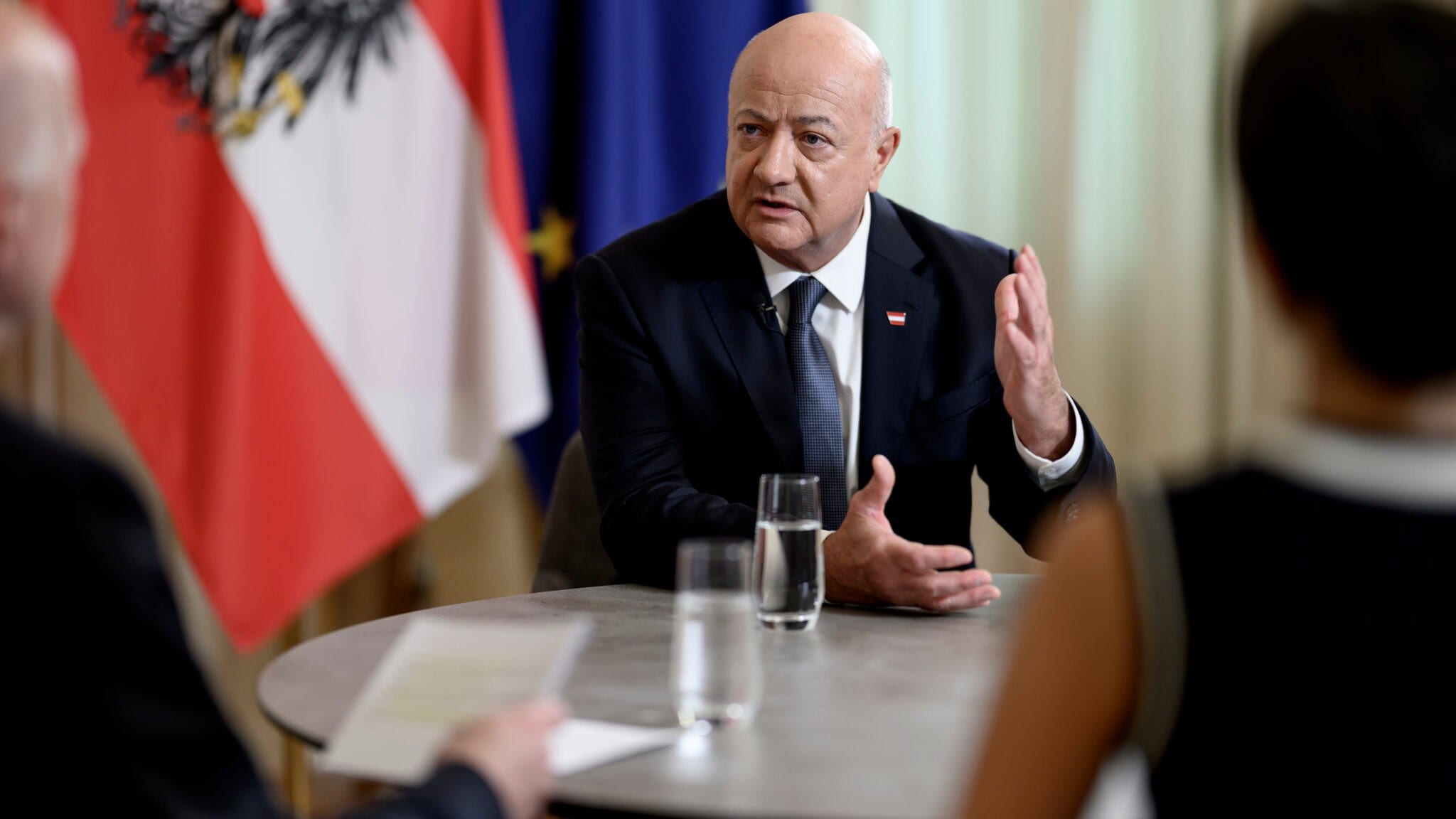 Frischgebackener opa - kanzler will neuen staatsfonds für die pensionen 2026