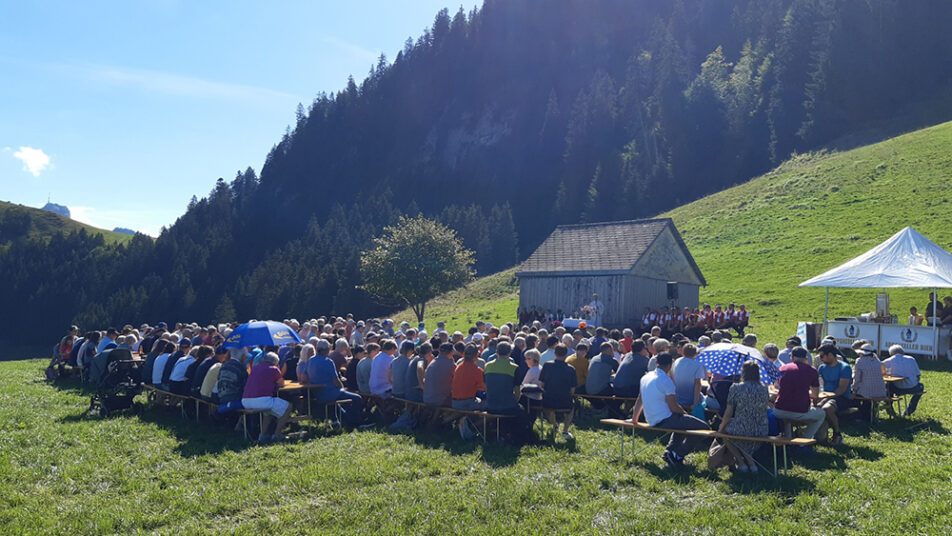 Gut besuchter Berggottesdienst auf dem Eschböhl 2026