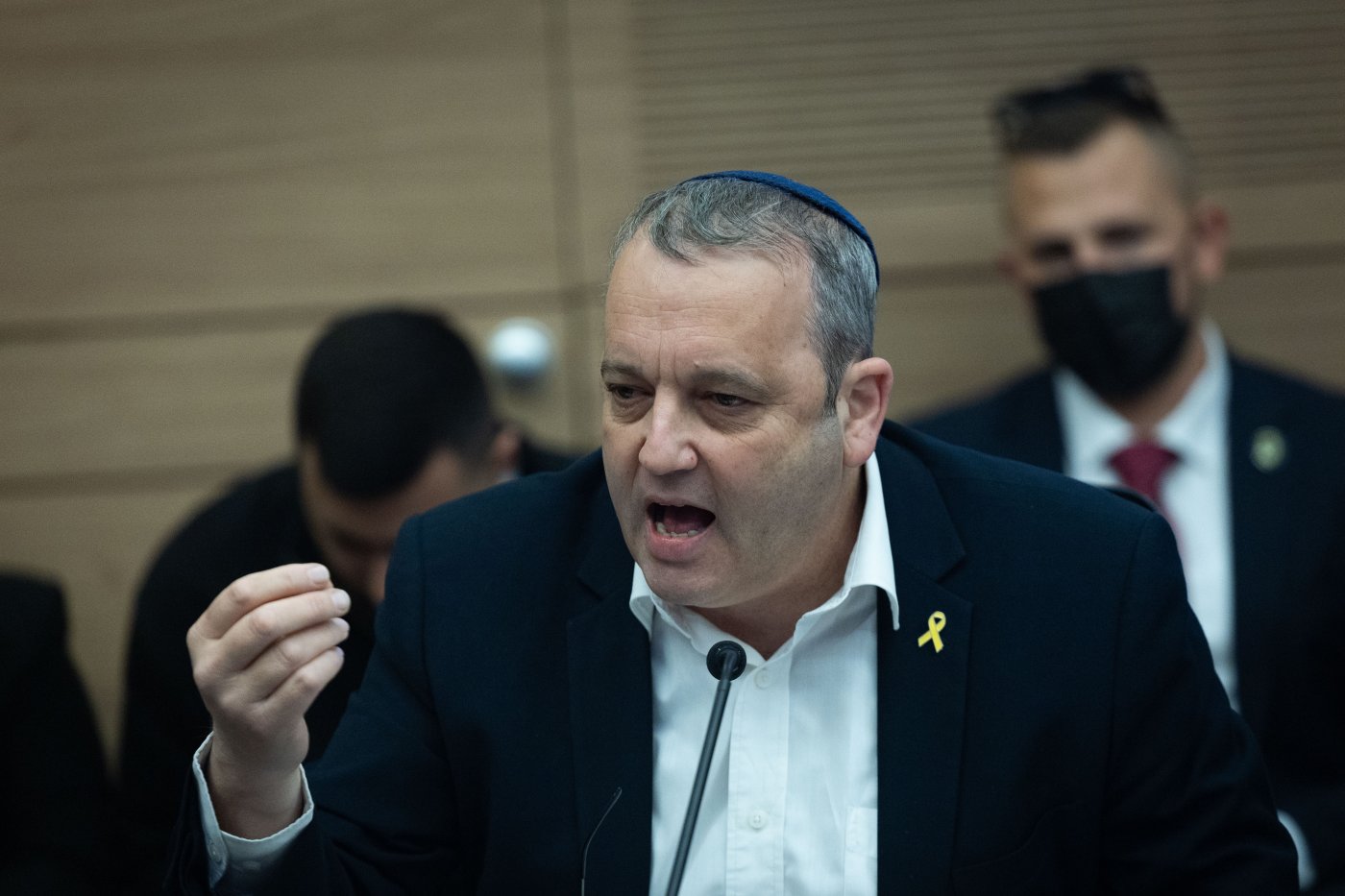 היועץ של גלעד קריב מסיים את תפקידו 2026