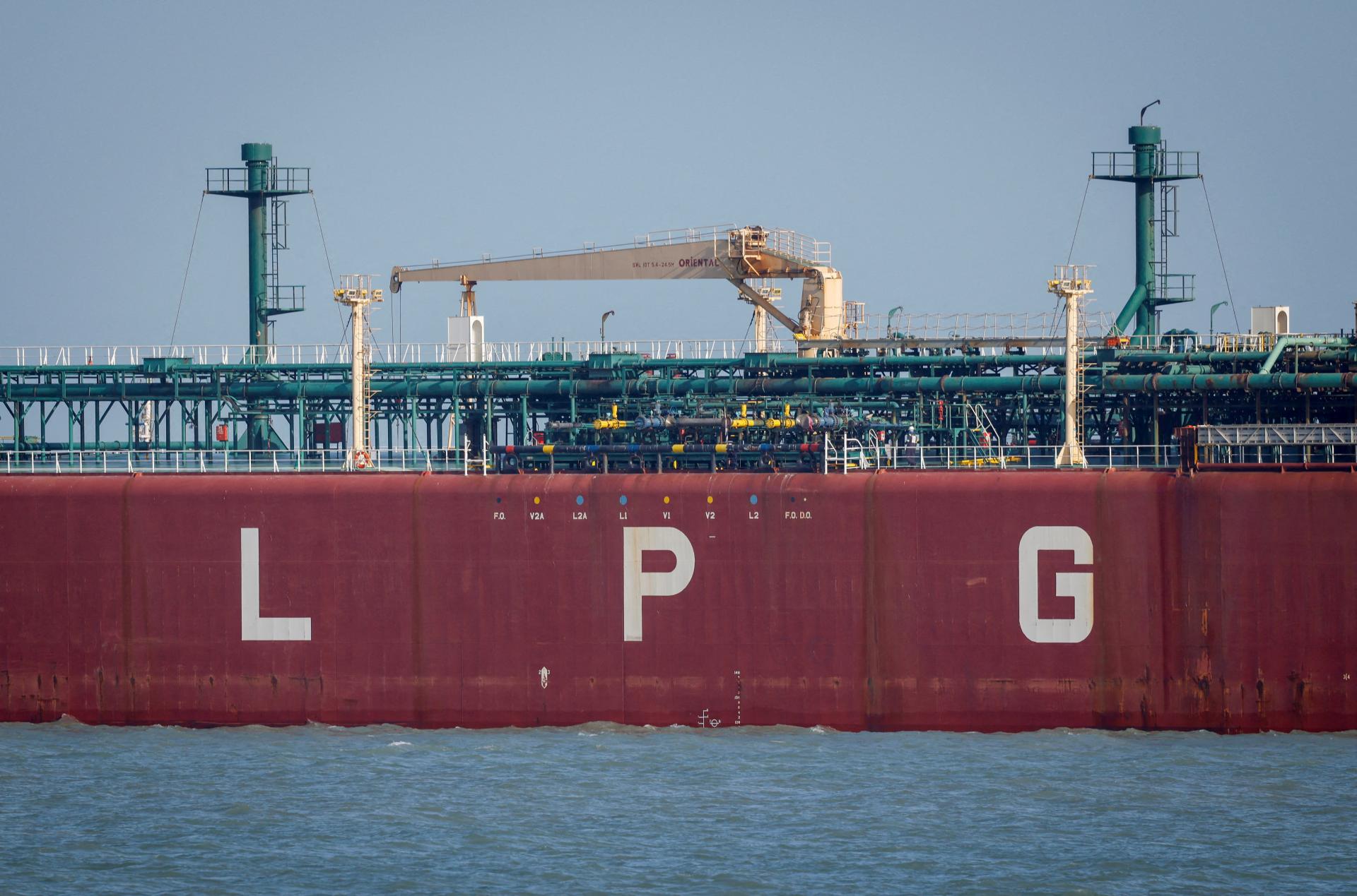 India nariaďuje rafinériám zvýšiť produkciu lpg po výpadku dovozov z blízkeho východu 2026 - spravodlivosť - iustitia. Bg India nariaďuje rafinériám zvýšiť produkciu lpg po výpadku dovozov z blízkeho východu 2026 india naria uje rafin produkciu lpg padku dovozov zkeho iustitia. Bg iustitia. Bg pre prerušenie dodávok skvapalneného ropného plynu (lpg) z blízkeho východu india v závere tohto týždňa stanovila pre štátne a súkromné rafinérie povinnosť vyprodukovať denne aspoň 63 810 ton tohto... India nariaďuje rafinériám zvýšiť produkciu lpg po výpadku dovozov z blízkeho východu 2026 2026-08-16 14:52:26 iustitia. Bg spravodlivosť - iustitia. Bg