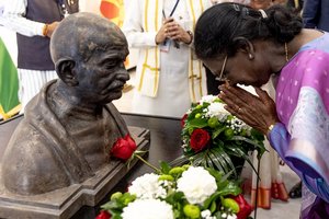 Indijos aukcione už milijoninę sumą parduoti mahatmos gandhi dienoraščiai ir kiti daiktai 2026 - teisingumas - iustitia. Bg Indijos aukcione už milijoninę sumą parduoti mahatmos gandhi dienoraščiai ir kiti daiktai 2026 indijos aukcione milijonin sum parduoti mahatmos gandhi iustitia. Bg indijos nacionalinio didvyrio mahatmos gandhi dienoraščių rinkinys penktadienį mumbajuje vykusiame aukcione buvo parduotas už 1,7 mln. Jav dolerių. Indijos aukcione už... Indijos aukcione už milijoninę sumą parduoti mahatmos gandhi dienoraščiai ir kiti daiktai 2026 2026-08-21 17:13:02 teisingumas - iustitia. Bg