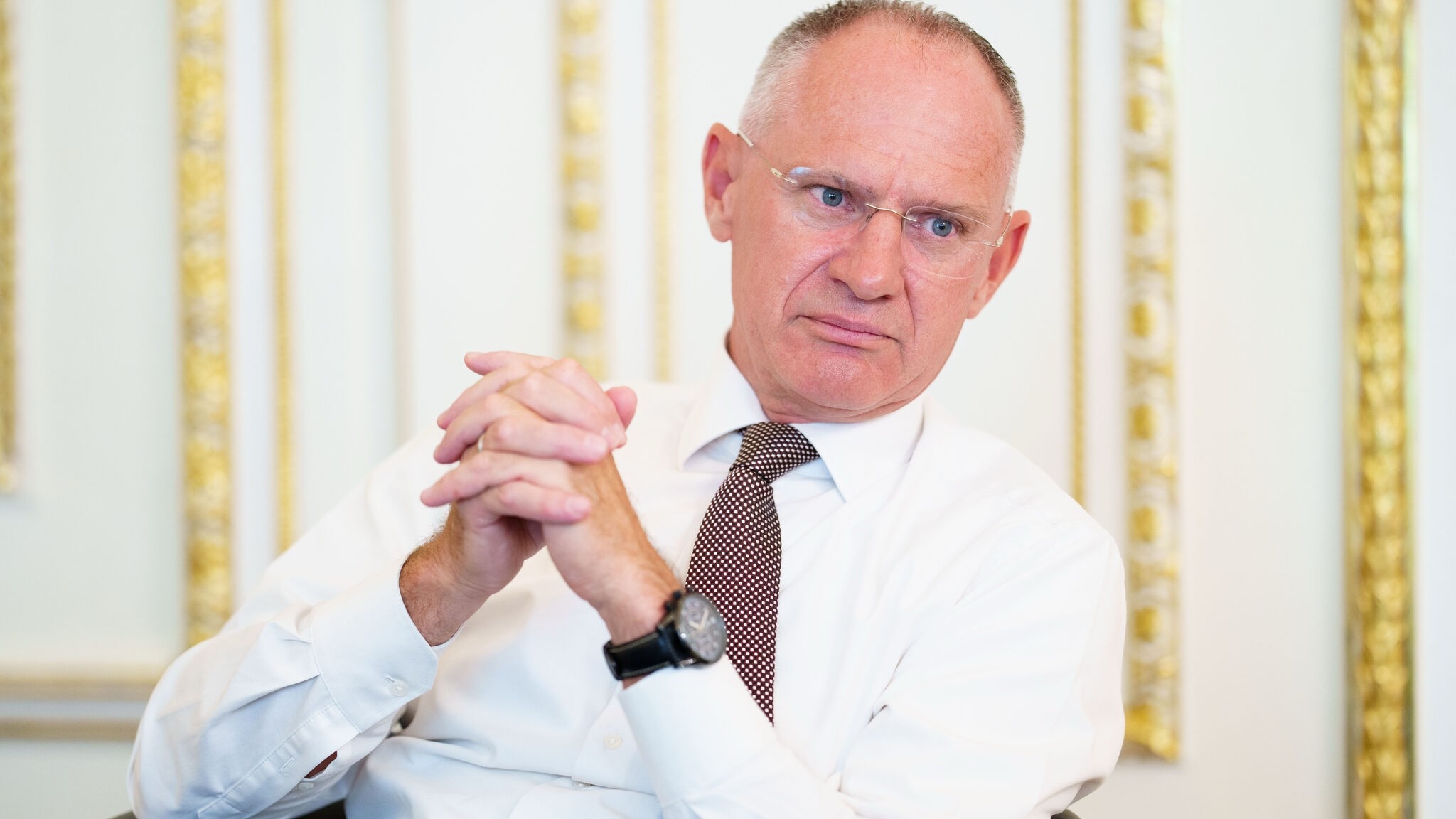 Karner überrascht: - „viele syrer wertvoller teil der gesellschaft“ 2026