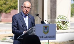 “koha nuk pret”- begaj nderon viktimat e komunizmit në lushnjë: të mos harrojmë, kujtesa është përgjegjësi për të ardhmen! 2026 koha nuk pret begaj nderon viktimat komunizmit lushnj m 1 presidenti i republikës, bajram begaj, nderoi viktimat e internimit nga regjimi komunist në lushnjë, nga ku bëri... Iustitia. Bg “koha nuk pret”- begaj nderon viktimat e komunizmit në lushnjë: të mos harrojmë, kujtesa është përgjegjësi për të ardhmen! 2026 2026-08-24 14:12:13 юстиция