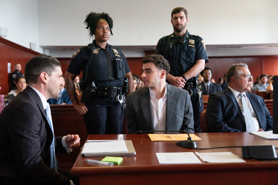 Luigi Mangione could avoid state murder and weapons charges: Legal expert 2026