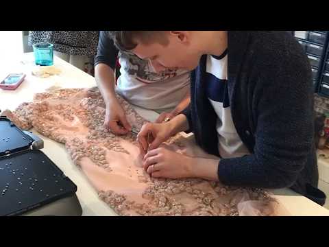 NC man reflects on creating some of Dolly Parton's fashionable sparkly looks 2026