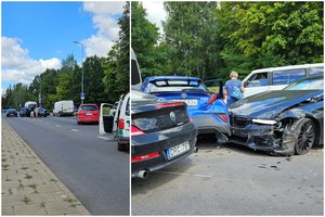Masinė avarija vilniuje: sudalyvavo 5 automobiliai, apdaužyti keturi iš jų, nukentėjo senolė 2026