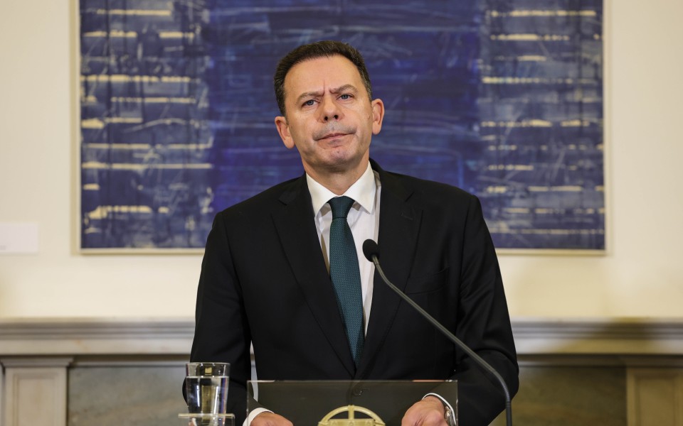 Montenegro quer “eliminar as desigualdades” na educação e critica antiga governação do ps. “gavetas estavam cheias de coisas para fazer” 2026