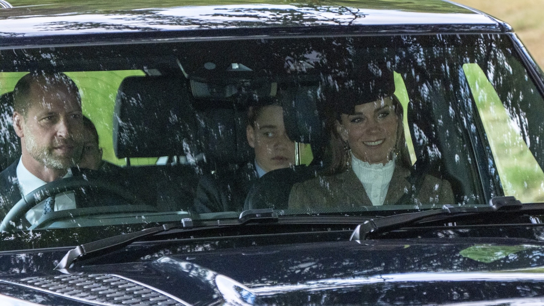 Nach umzugs-news - kate lächelte riesenwirbel um harry und meghan weg 2026