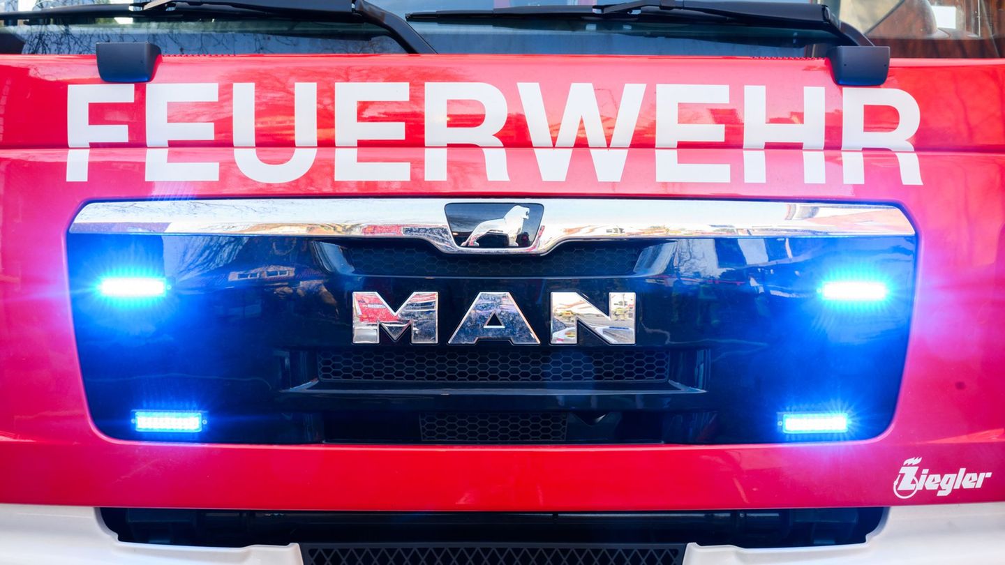 Brände: vier autos in vollbrand - sechsstelliger schaden 2026