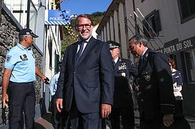 Luís neves diz-se "absolutamente tranquilo" e remete esclarecimentos sobre moção de censura para terça-feira 2026