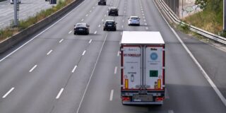 Niedrigwasser in nrw: lkw-sonntagsfahrverbot bis ende september ausgesetzt 2026