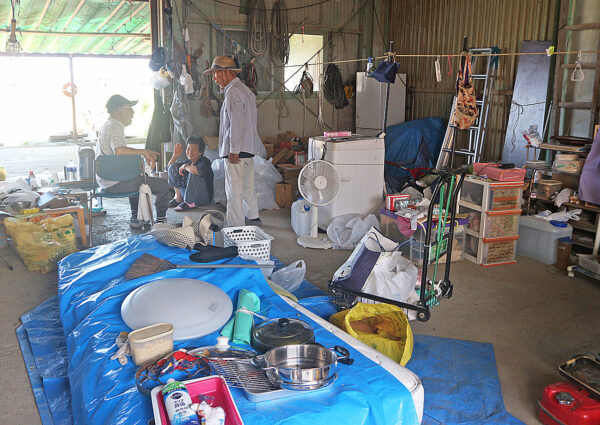 在宅避難者にいまだ支援届かず 熊本地震から3週間 置き去りにされる高齢者「10年前の教訓は何だったのか」 2026 - 正義 在宅避難者にいまだ支援届かず 熊本地震から3週間 置き去りにされる高齢者「10年前の教訓は何だったのか」 2026 niimada kazu kara3 rinisareru haheda tanoka 2026 1 (2026年8月21日付掲載)
地震で全壊した家屋が点在する熊本県氷川町
<span style="font-family: arial, helvetica,... Iustitia. Bg 在宅避難者にいまだ支援届かず 熊本地震から3週間 置き去りにされる高齢者「10年前の教訓は何だったのか」 2026 2026-08-28 13:39:00 正義