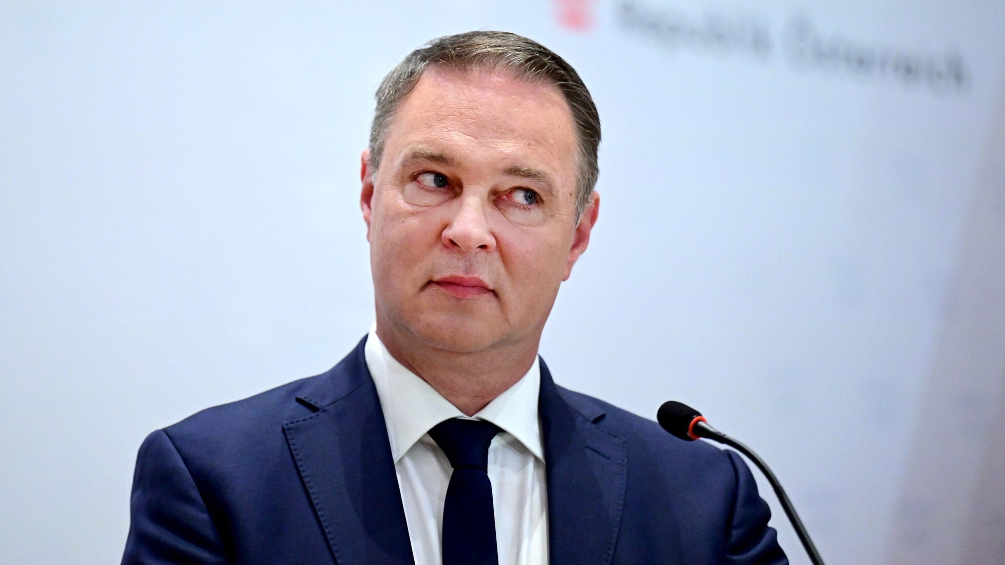 Orf-„sommergepräch“ - spö-chef im eck: gelingt babler befreiungsschlag? 2026