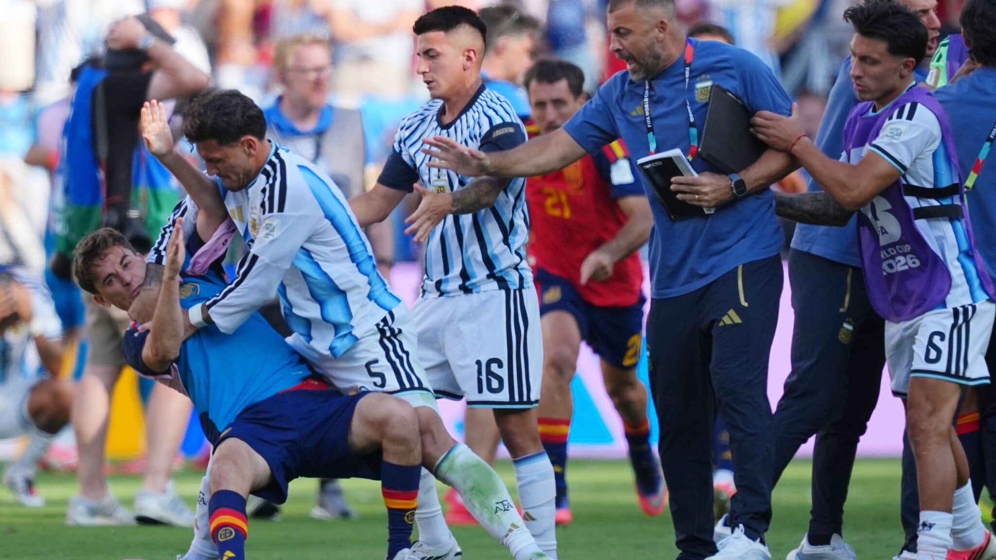 Paredes und co. - überraschende wende bei sperren nach wm-eklat! 2026