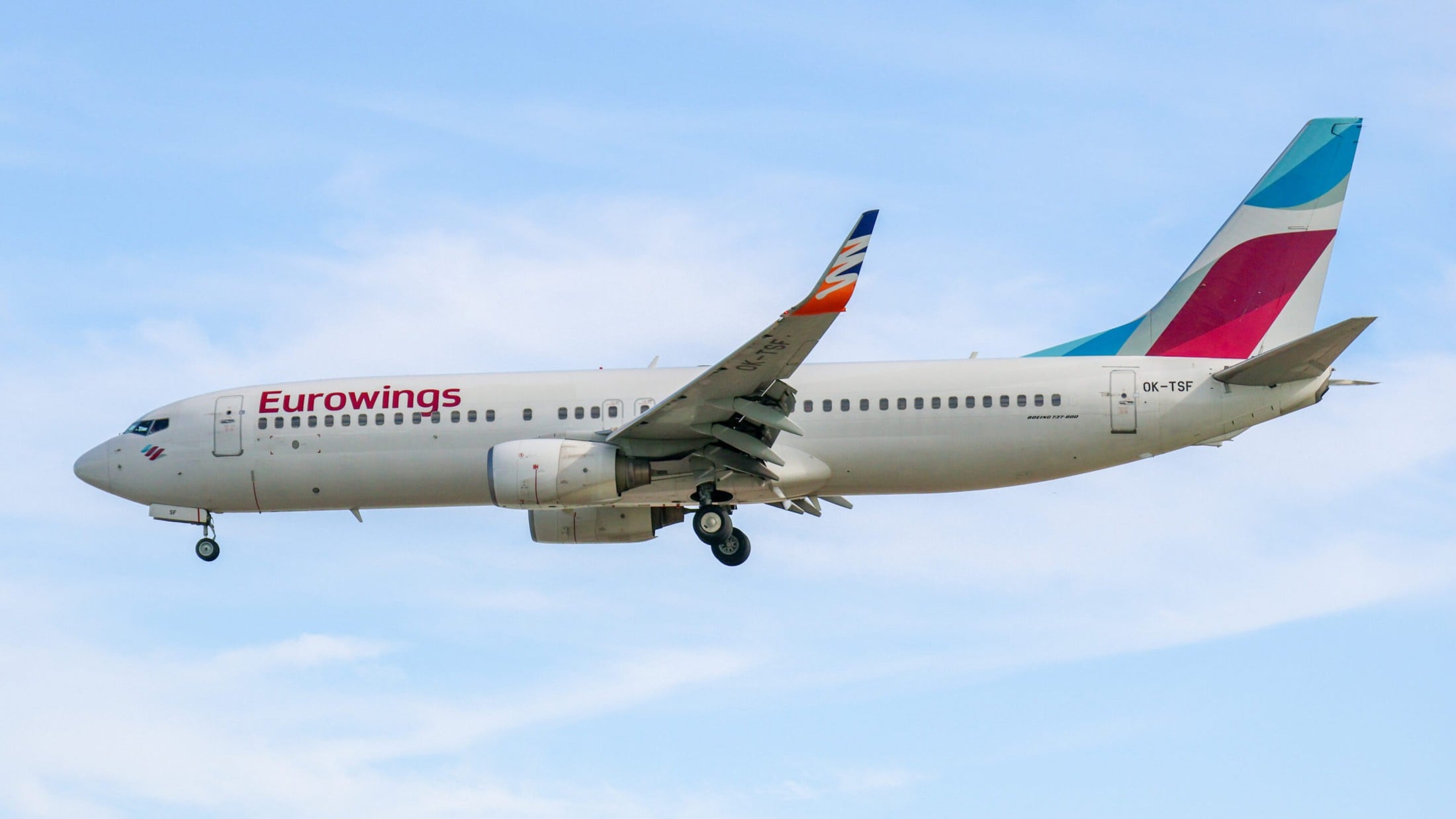 Paris statt mallorca - dampf in flugzeug-kabine: boeing 737 musste landen 2026