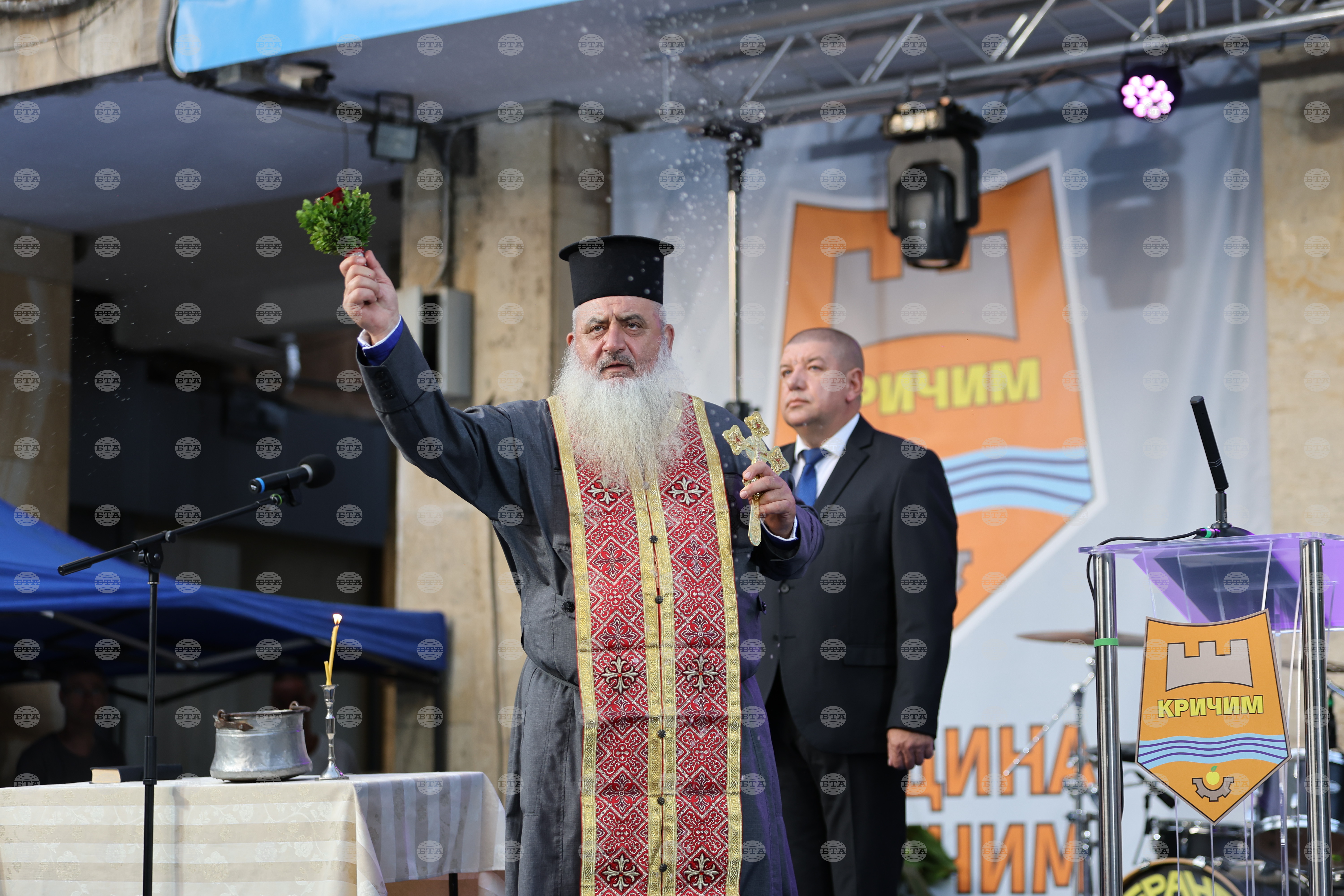 С празничен водосвет в кричим започнаха честванията на празника на града 2026 - юстиция България с празничен водосвет в кричим започнаха честванията на празника на града 2026 praznichen vodosvet krichim zapochnaha chestvaniyata pr българия с празничен водосвет, отслужен от отец борис манов, на пл. "обединение" в кричим започнаха честванията на празника... Iustitia. Bg с празничен водосвет в кричим започнаха честванията на празника на града 2026 2026-08-27 20:33:44 юстиция българия