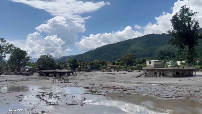 Proseguono le operazioni di soccorso in Nepal e in Cina dopo la devastante frana 2026