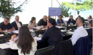 Përfundon pas 9 orësh mbledhja e qeverisë, çfarë ndodhi në ditën e dytë të takimit me ramën në pogradec! Administrata në qendër të kritikave, ministrat… 2026 - юстиция Përfundon pas 9 orësh mbledhja e qeverisë, çfarë ndodhi në ditën e dytë të takimit me ramën në pogradec! Administrata në qendër të kritikave, ministrat… 2026 rfundon pas mbledhja qeveris far ndodhi dit dyt takimit ka përfunduar pas 9 orësh në pogradec dita e dytë e mbledhjes së qeverisë, e cila është përqendruar te analiza e... Iustitia. Bg përfundon pas 9 orësh mbledhja e qeverisë, çfarë ndodhi në ditën e dytë të takimit me ramën në pogradec! Administrata në qendër të kritikave, ministrat… 2026 2026-08-24 17:23:38 юстиция