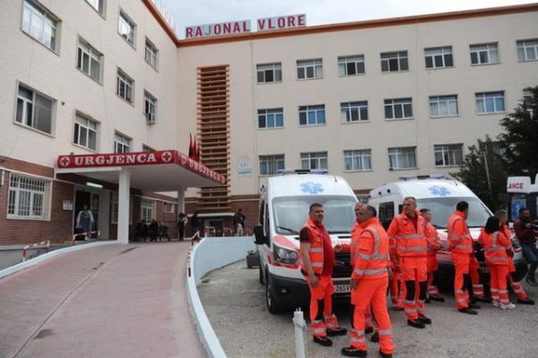 I riu pëson atak kardiak në paraburgimin e vlorës, dërgohet në gjendje të rëndë në spital 2026 - юстиция I riu pëson atak kardiak në paraburgimin e vlorës, dërgohet në gjendje të rëndë në spital 2026