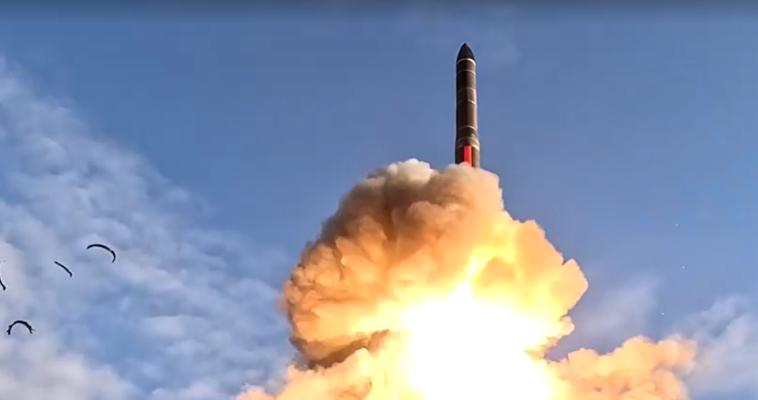 Rusia nxjerr në provë armën strategjike, testohet raketa balistike ndërkontinentale 2026