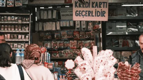 BİSAM: Sağlıklı beslenmenin maliyeti 37 bin lirayı, insanca yaşamanın bedeli 122 bin lirayı aştı 2026