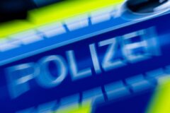 Schüsse auf auto – polizei sucht zwei flüchtige mit fotos 2026