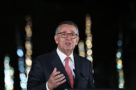 Seguro promulga lei de estrangeiros, após luz verde do tribunal constitucional 2026