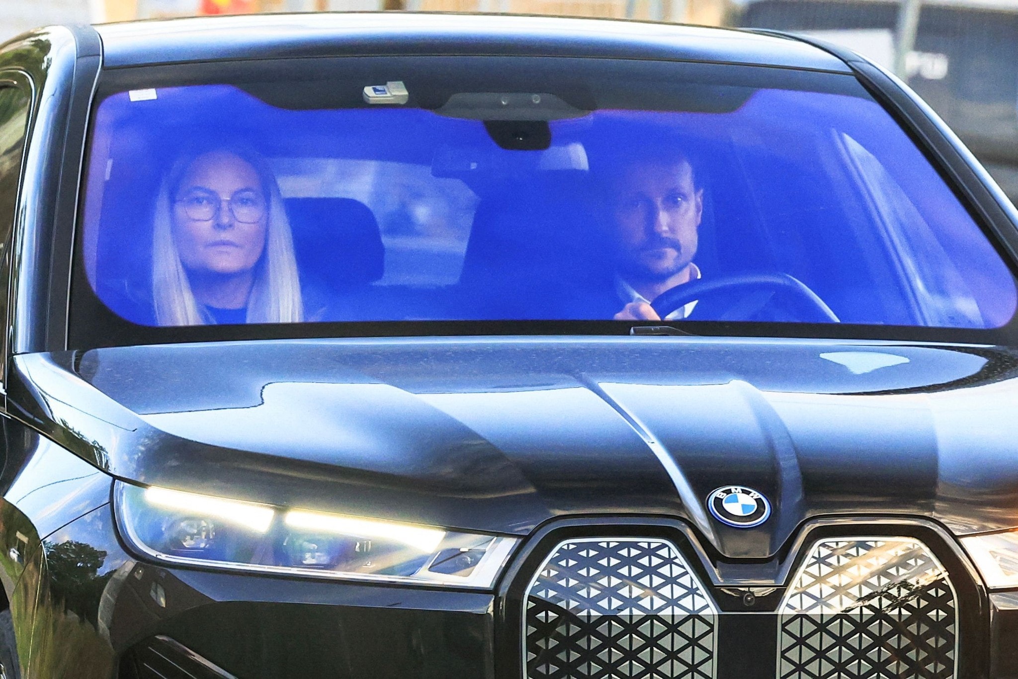 Sorge um könig wächst - haakon und mette-marit wieder zurück im spital 2026