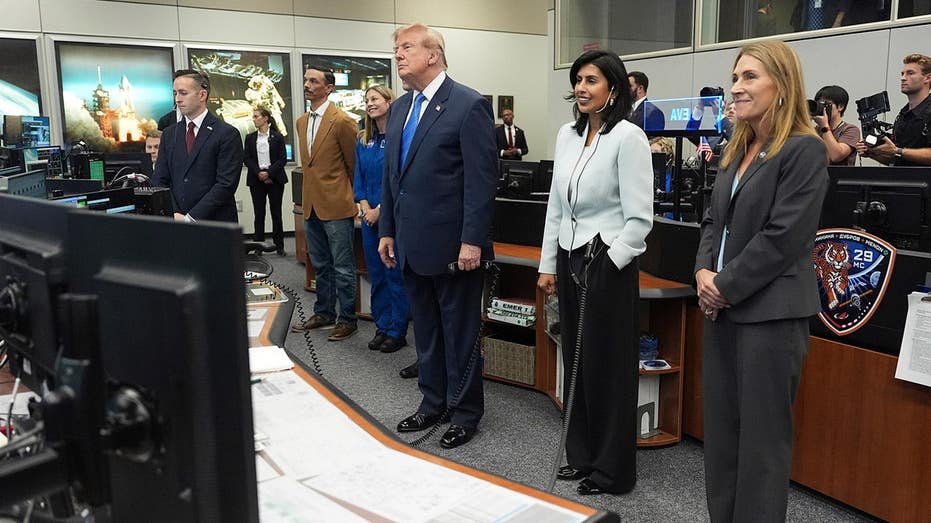 Trump calls iss crew from houston to praise space pioneers and offer 'oval office time' 2026 - justice - iustitia. Bg Article trump calls iss crew from houston to praise space pioneers and offer 'oval office time' 2026 trump calls iss crew from houston praise space pioneers article iustitia. Bg president donald trump on friday spoke with american astronauts aboard the international space station from houston, where he honored the artemis ii crew moments earlier. Trump... Trump calls iss crew from houston to praise space pioneers and offer 'oval office time' 2026 2026-08-28 20:02:48 justice - iustitia. Bg article