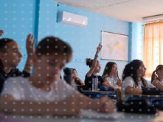 Учениците в Гърция са намалели с 21 000 в рамките на три години; 100 детски градини и училища са закрити 2026 Учениците в Гърция са намалели с 21 000 в рамките на три години; 100 детски градини и училища са закрити 2026