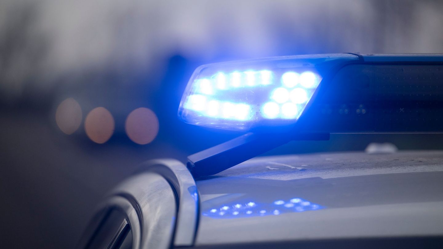 Unfälle: sperrung nach unfall mit vier fahrzeugen 2026
