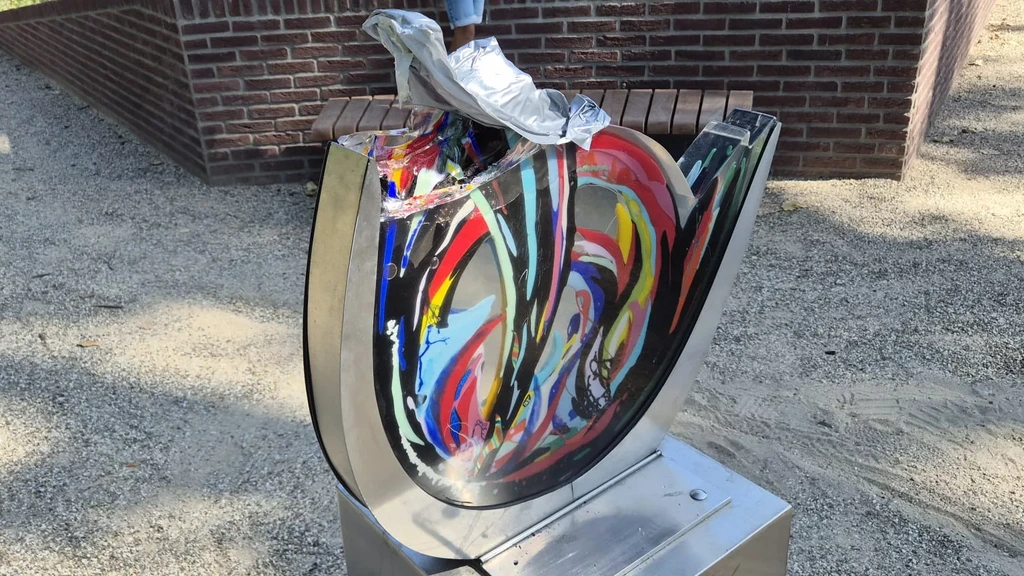 Vandalen vernielen nationaal jeugdzorgmonument: 'Het voelt machteloos' 2026