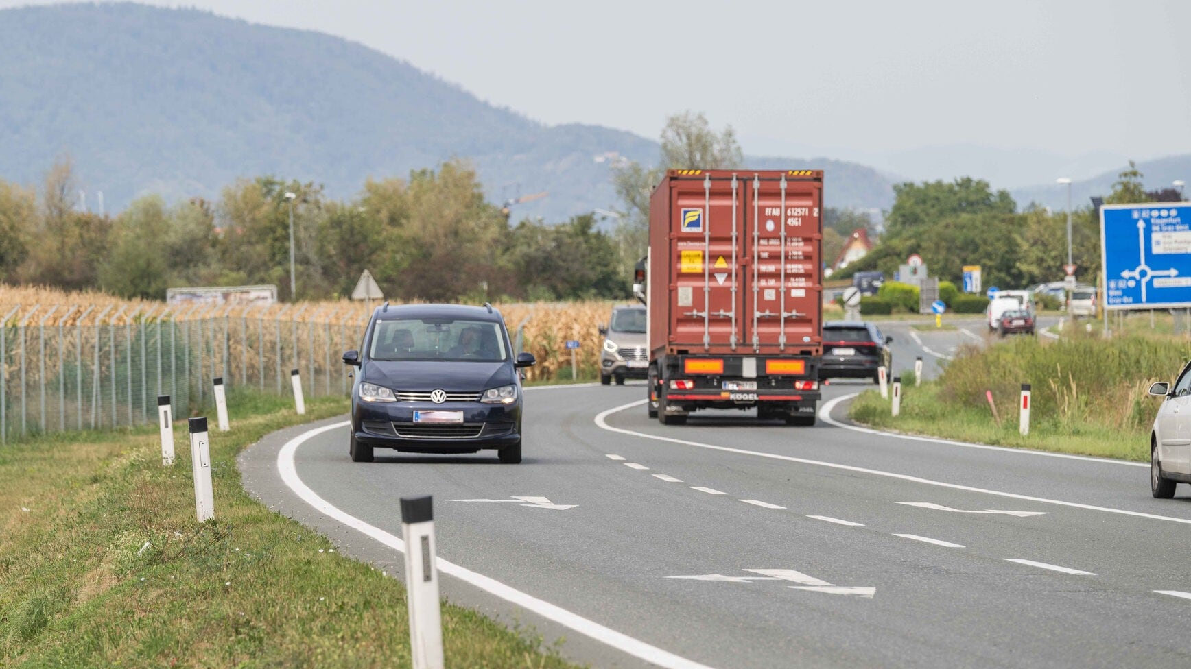 Vorstoß der grünen - lkw-maut soll das desolate landesbudget aufbessern 2026