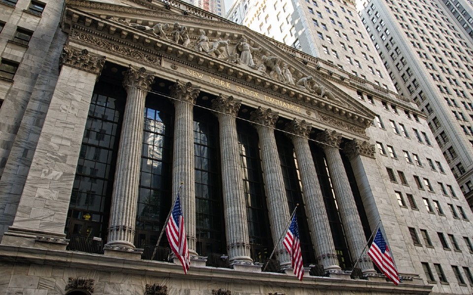 Wall Street encerra sessão em terreno positivo com Dow Jones a liderar ganhos 2026