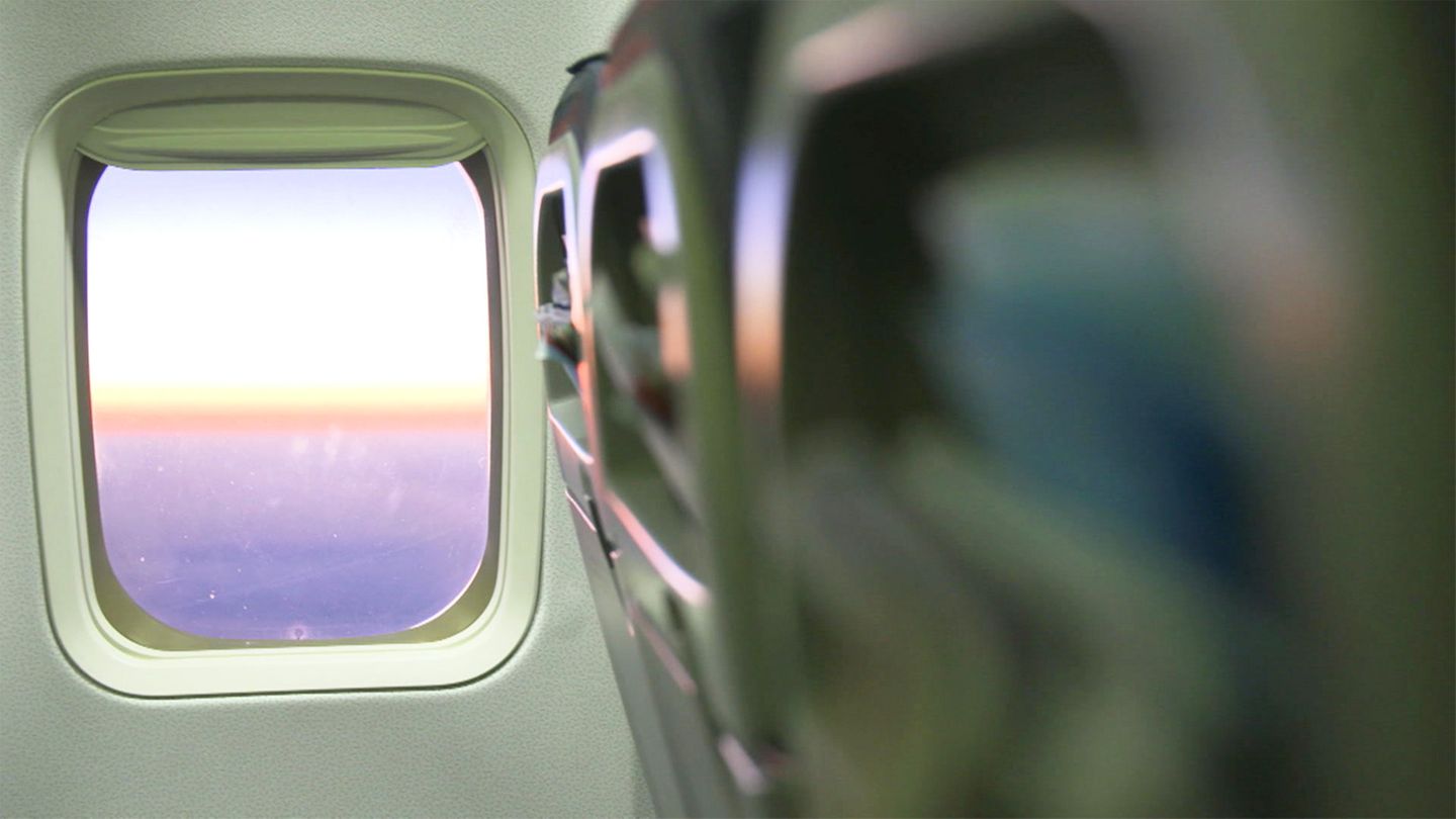 Wichtige funktion: warum hat jedes flugzeugfenster ein kleines loch? 2026